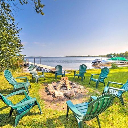 Crivitz Lakefront Escape With Boat Dock And Slip! Villa Ngoại thất bức ảnh